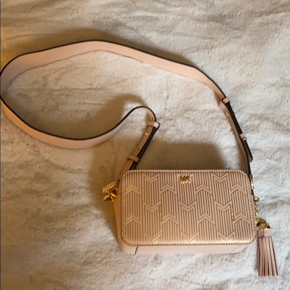Michael Kors Crossbody - Picture 2 of 8